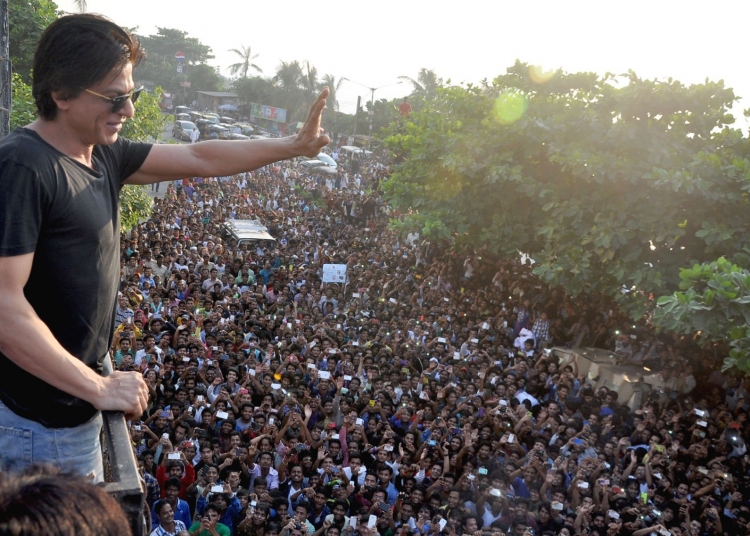 Most Innovative Ways When Celebs Suprise Their Fans