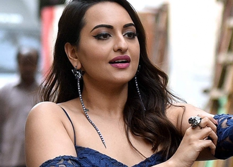 Sonakshi Sinha Trends On Twitter As Fans Ask Her To Watch Ramayana