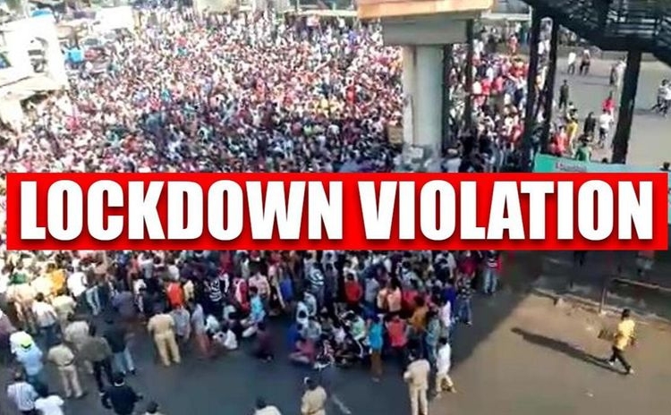 Chaos At Bandra Station