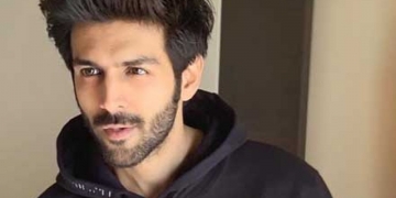 Hilariously Kartik Aryan Recreates “Koi Mil Gya” Scenes