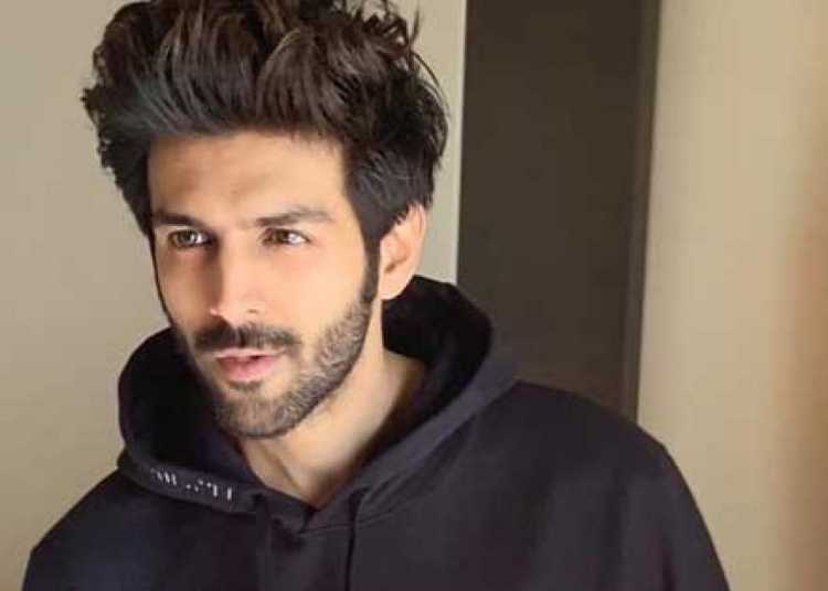 Hilariously Kartik Aryan Recreates “Koi Mil Gya” Scenes