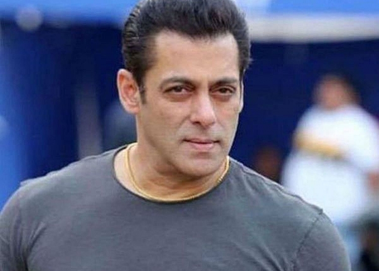 सलमान खान ने शेयर की वर्कआउट की तस्वीर, भड़क गए सुशांत के फैन्स