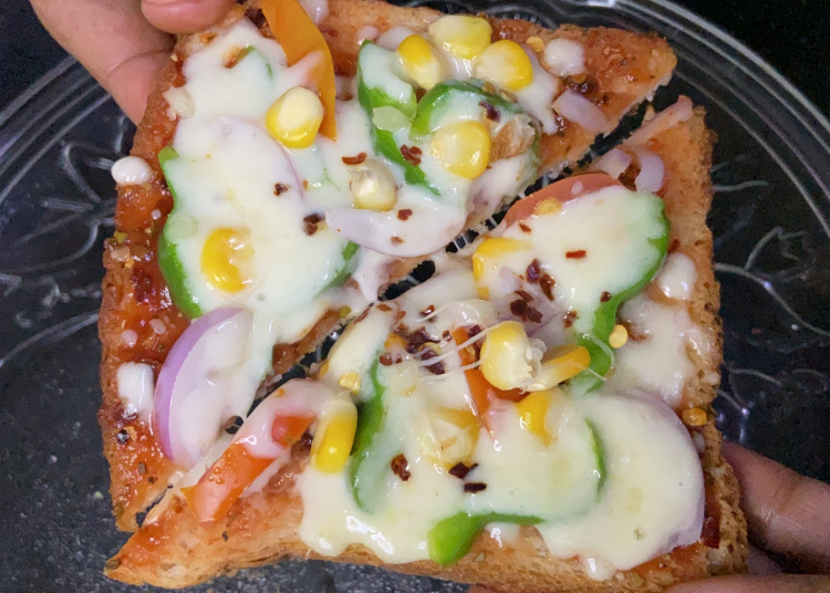 Bread Pizzas: Kill Your 4 PM Cravings